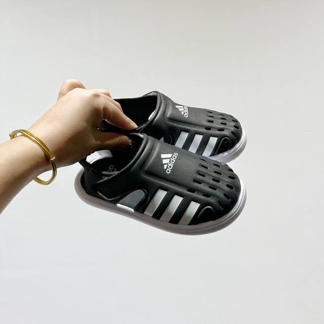 Special Edition Adidas Little Seahorse 3Rd Generation Children's Sandals Size: 2 Special Edition Adidas Little Seahorse 3Rd Generation Children's Sandals Size: 2