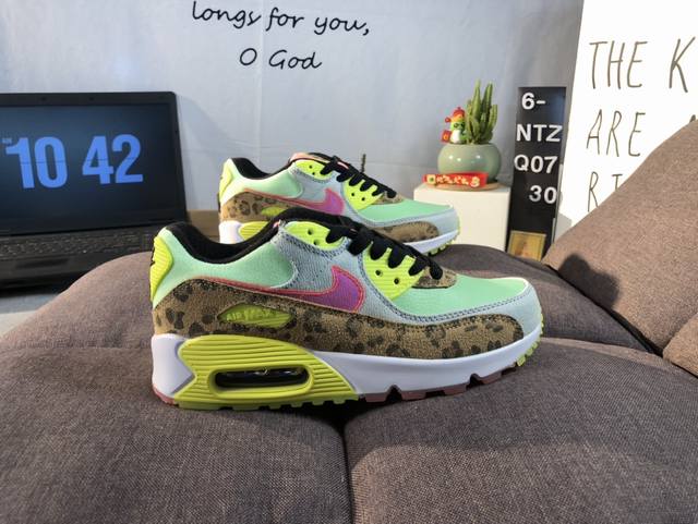 Nike Nike Max90 Running Shoes Leopard Print Series Features Two Shades Of Green Nike Nike Max90 Running Shoes Leopard Print Series Features Two Shades Of Green