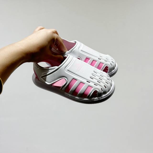 Store Edition Adidas Little Seahorse 3Rd Generation Children's Sandals Size: 22- Store Edition Adidas Little Seahorse 3Rd Generation Children's Sandals Size: 22-