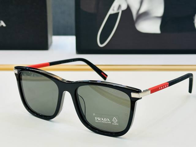 No. Lywed0024 Loewe's latest round ear hooks are made of brass No. Lywed0024 Loewe's latest round ear hooks are made of brass