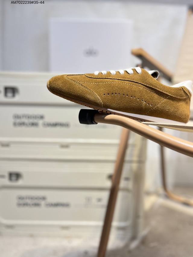 Lo Yogaalosunset's new suede low-top, thin-soled sneakers offer a minimalist sty Lo Yogaalosunset's new suede low-top, thin-soled sneakers offer a minimalist sty