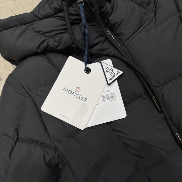 Channel Advantage! Authentic Foreign Trade Version Moncler | Moncler's Runaway P Channel Advantage! Authentic Foreign Trade Version Moncler | Moncler's Runaway P