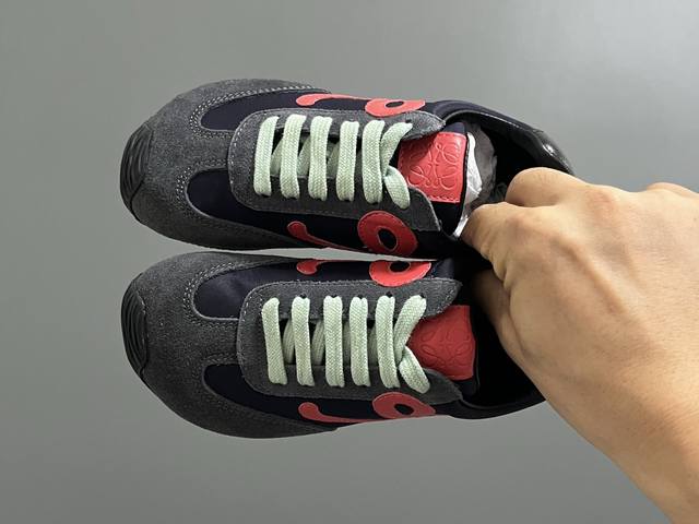 Loewe Correct Version Shoelaces for Children's Casual Shoes Size: 26-37 Classic Loewe Correct Version Shoelaces for Children's Casual Shoes Size: 26-37 Classic