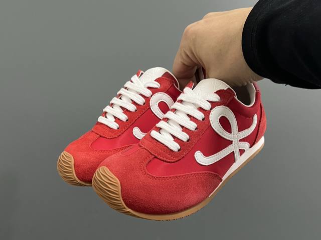 Loewe Correct Version Shoelaces for Children's Casual Shoes Size: 26-37 Classic Loewe Correct Version Shoelaces for Children's Casual Shoes Size: 26-37 Classic