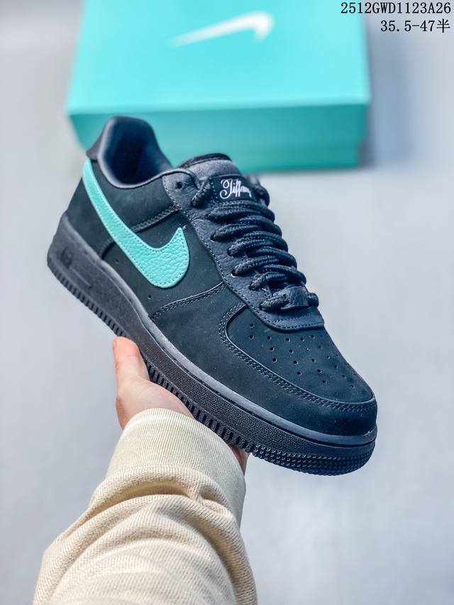 Color scheme: Tiffany black and green Product code: Dz1382-001 Sizes: 35.5-47 w Color scheme: Tiffany black and green Product code: Dz1382-001 Sizes: 35.5-47 w