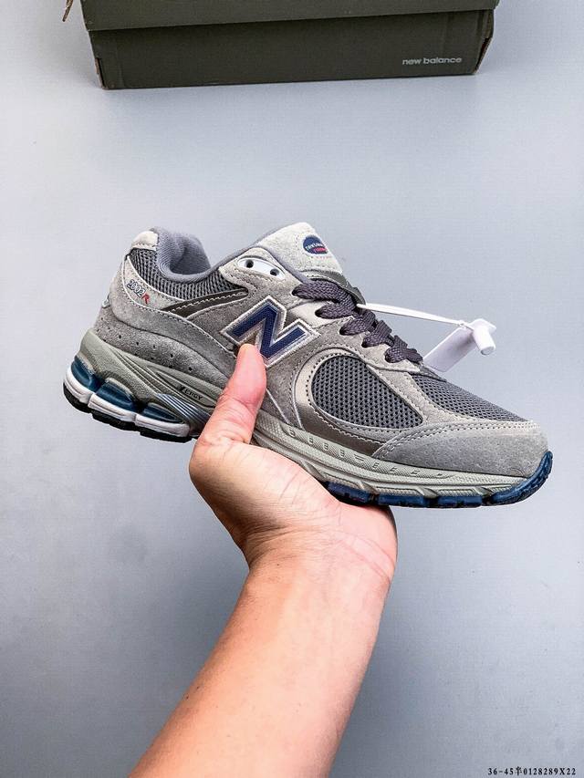 New Balance Nb2002 Retro Sneakers Wl2002Ra Global Premiere, a must-have for any New Balance Nb2002 Retro Sneakers Wl2002Ra Global Premiere, a must-have for any