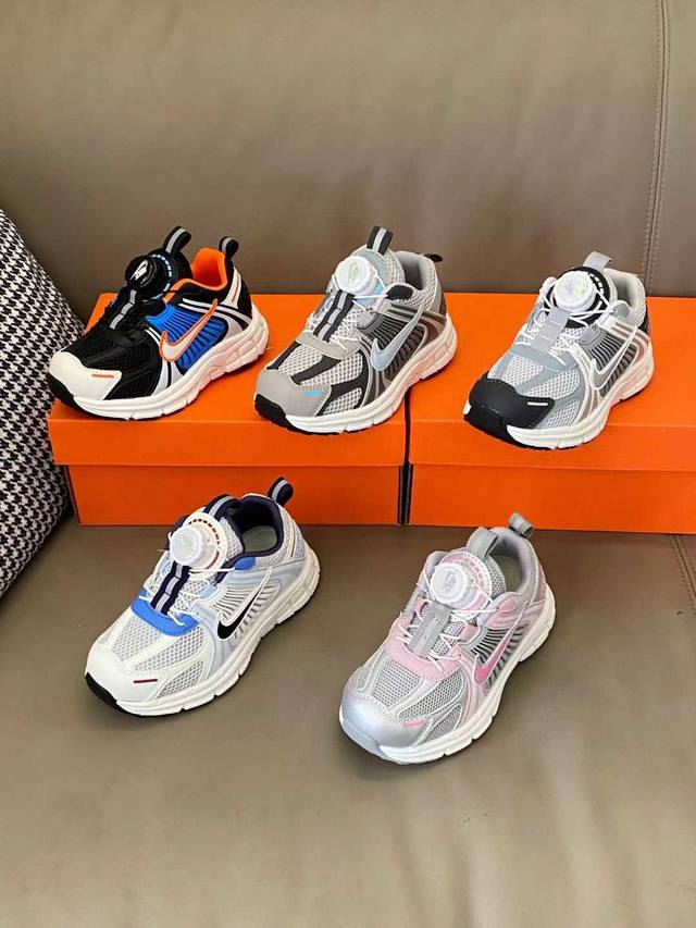 Original image straight from the camera DDD I found a pair of sneakers that are Original image straight from the camera DDD I found a pair of sneakers that are